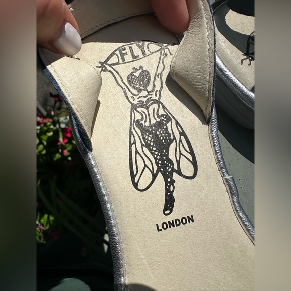 FLY LONDON Sz 40 Cune 65Fly Leather Multi Ankle Strap Sandals Blue Jade Silver - Picture 9 of 15